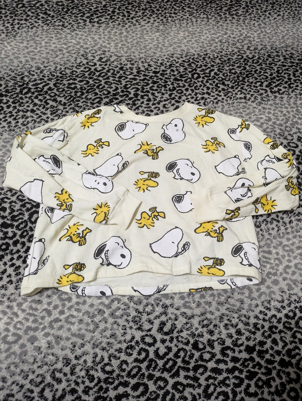 Peanuts Snoopy Cropped Off White Graphic Sweater